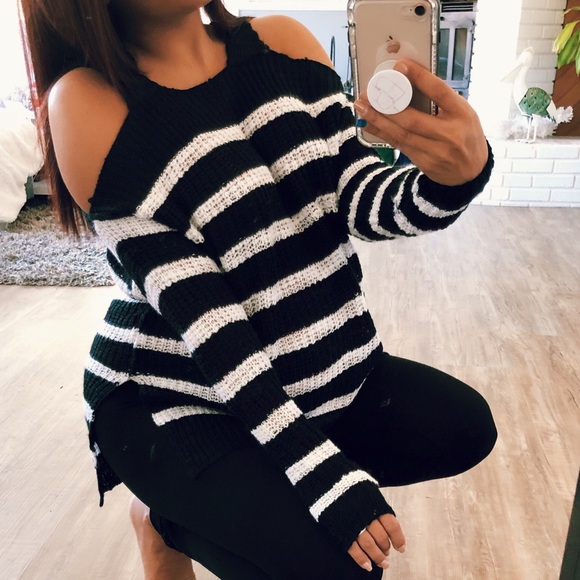 SALE* OTS Knit top -LAST1 - Picture 6 of 7